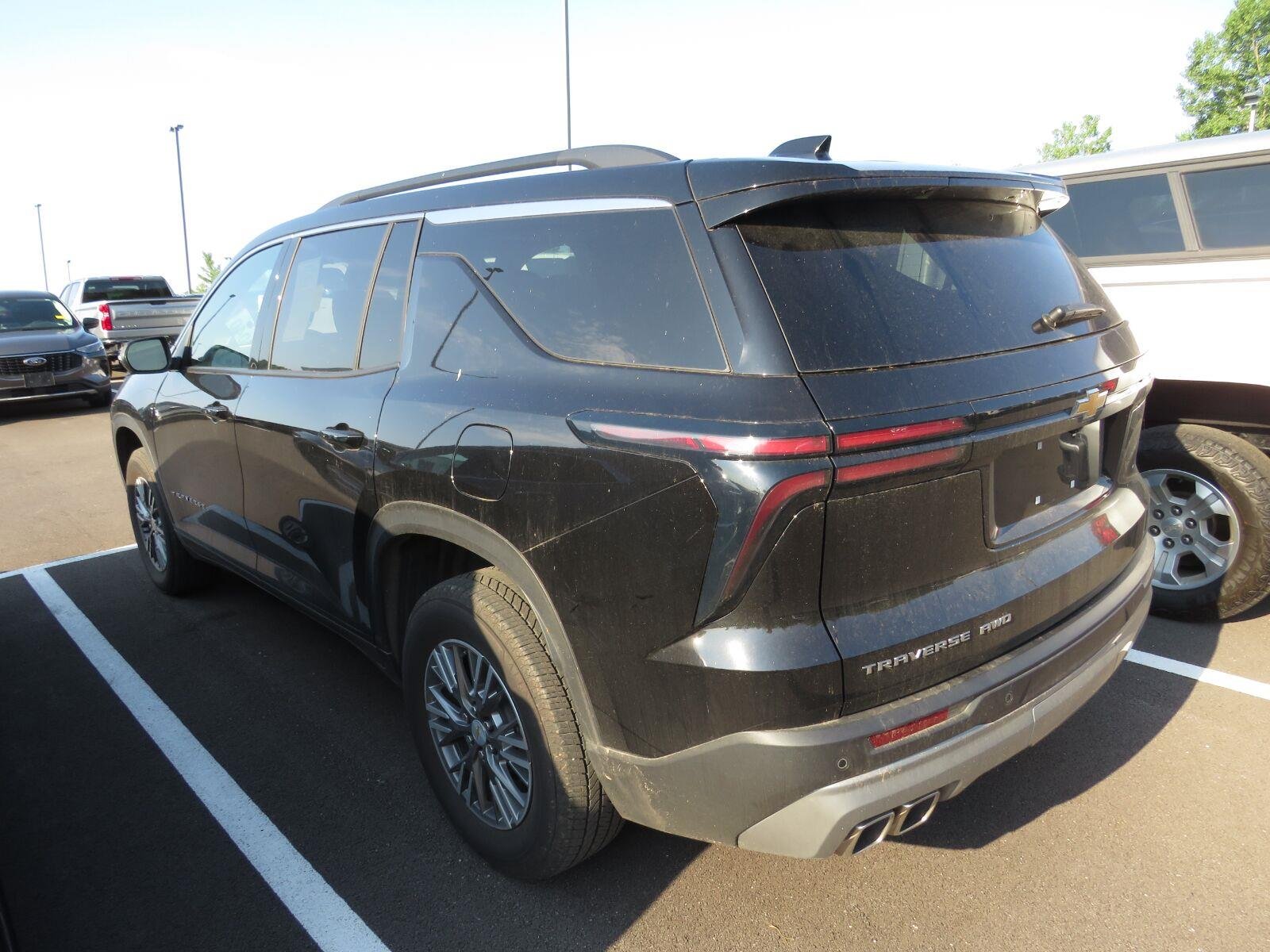 Used 2025 Mosaic Black Metallic Chevrolet AWD LT image 6