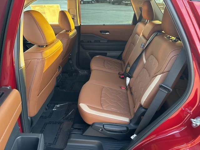 New 2026 Scarlet Ember Tintcoat / Super Black Two-tone Nissan Platinum image 27