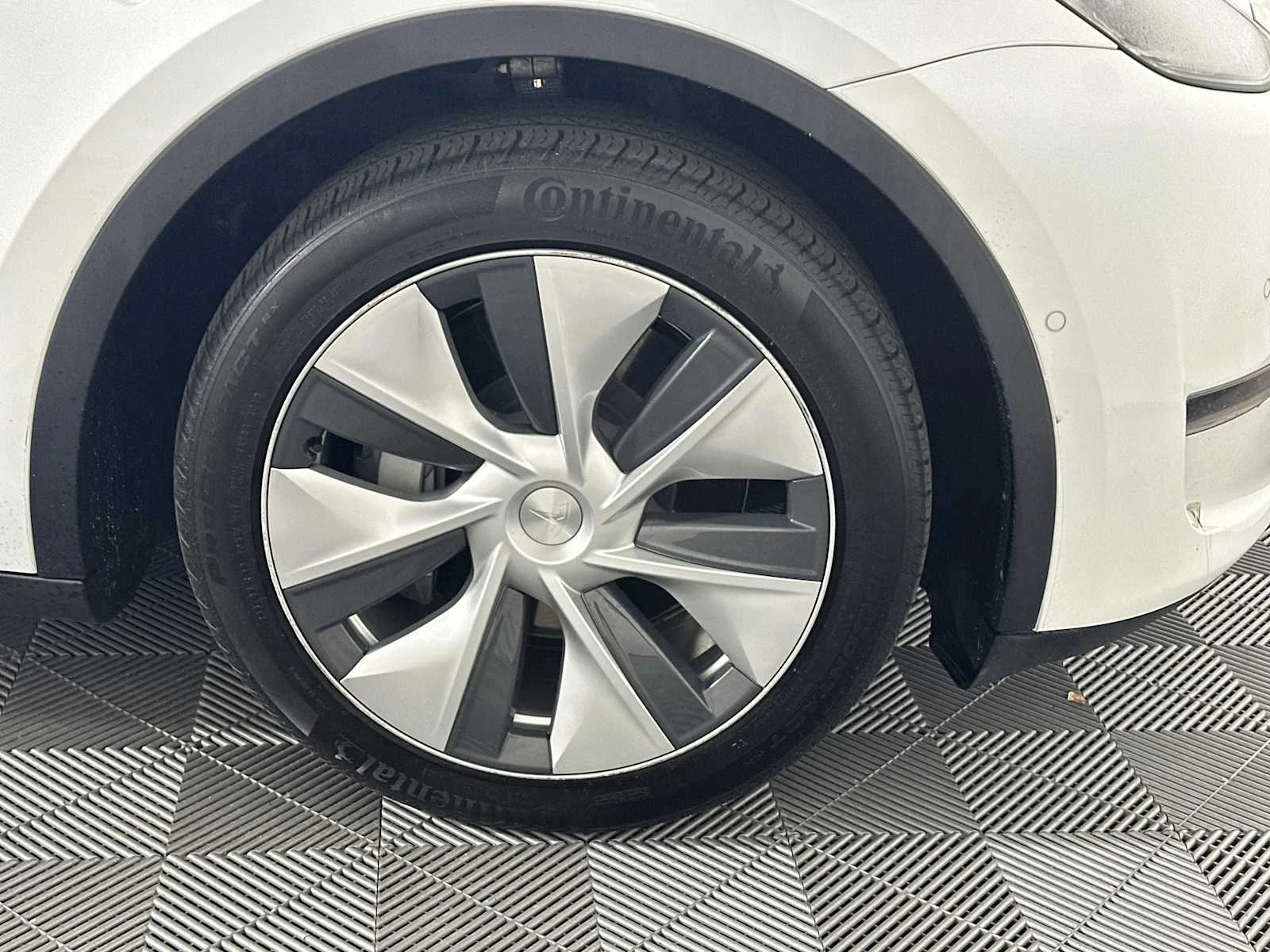 Used 2021 Pearl White Multi Tesla Long Range image 15