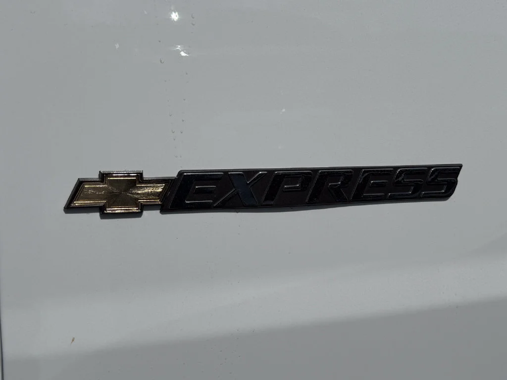 New 2026 Summit White Chevrolet WT image 2