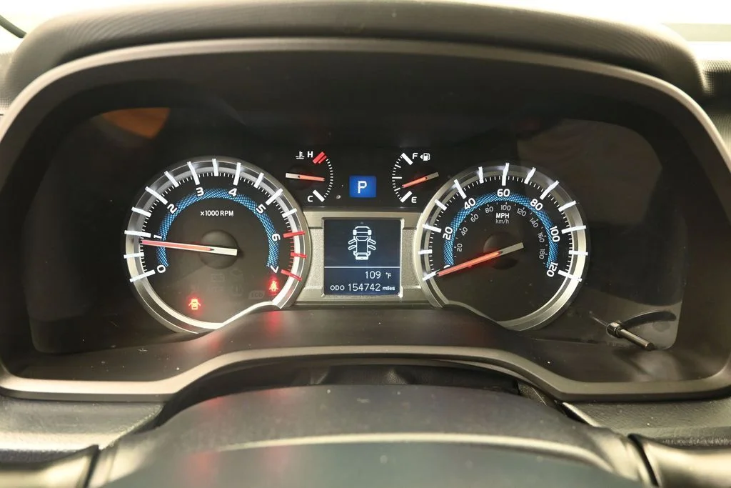 Used 2017 Classic Silver Metallic Toyota SR5 image 14