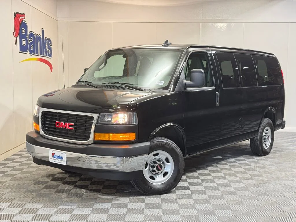 New 2025 Onyx Black GMC LT image 2