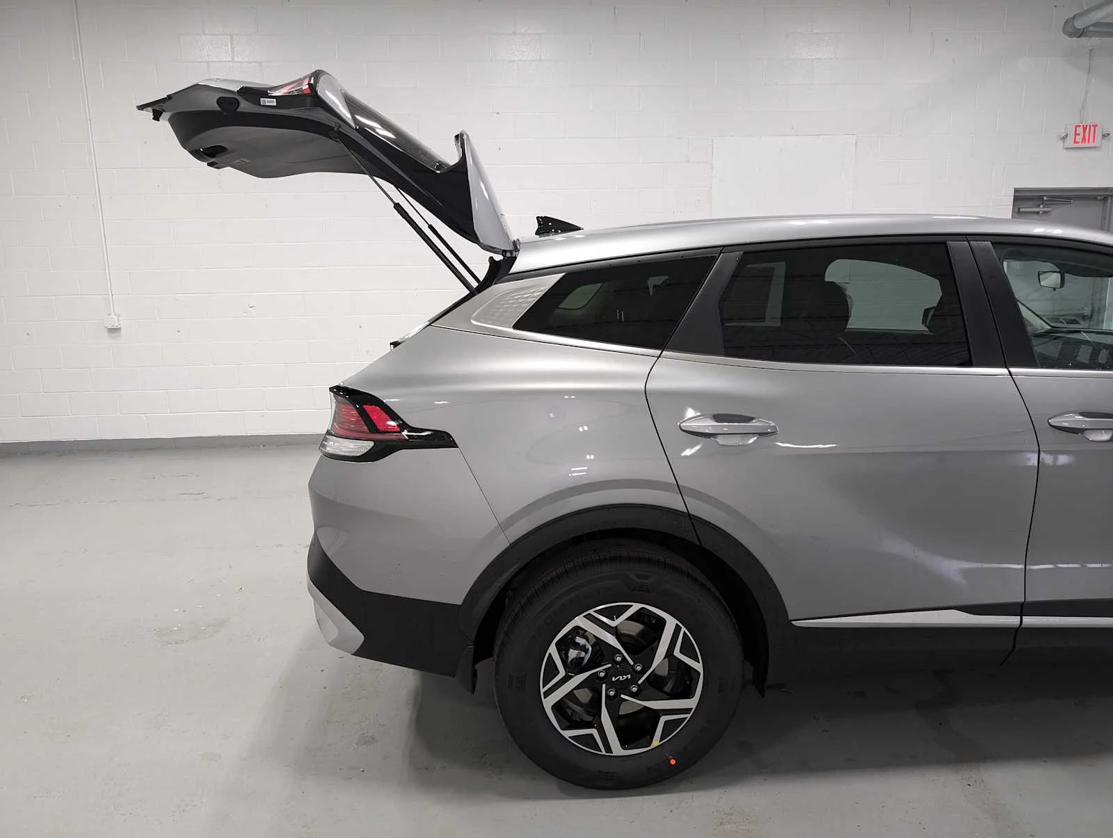 Used 2025 Steel Gray Kia LX image 8