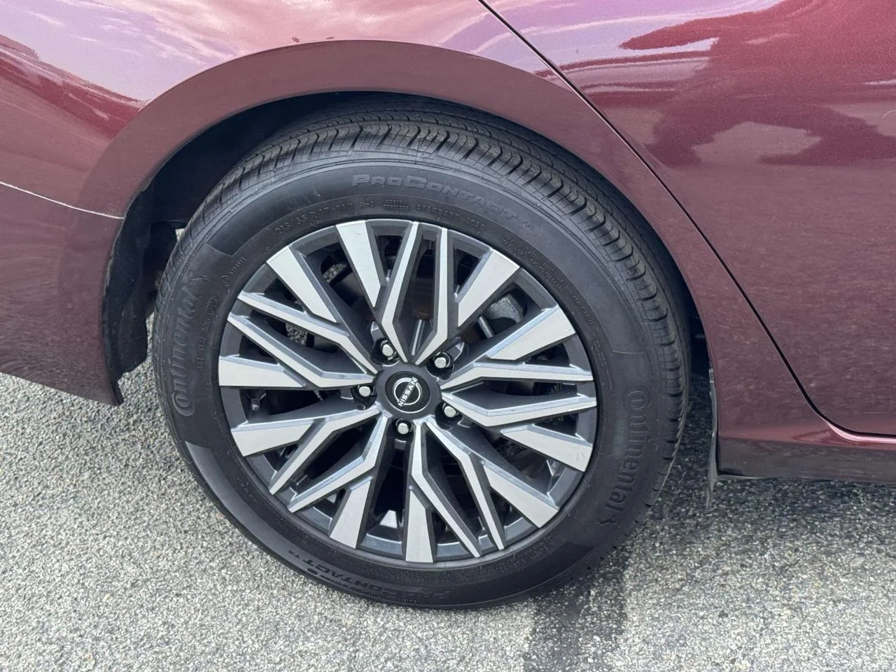 Used 2024 Garnet Pearl Metallic Nissan SV FWD image 9