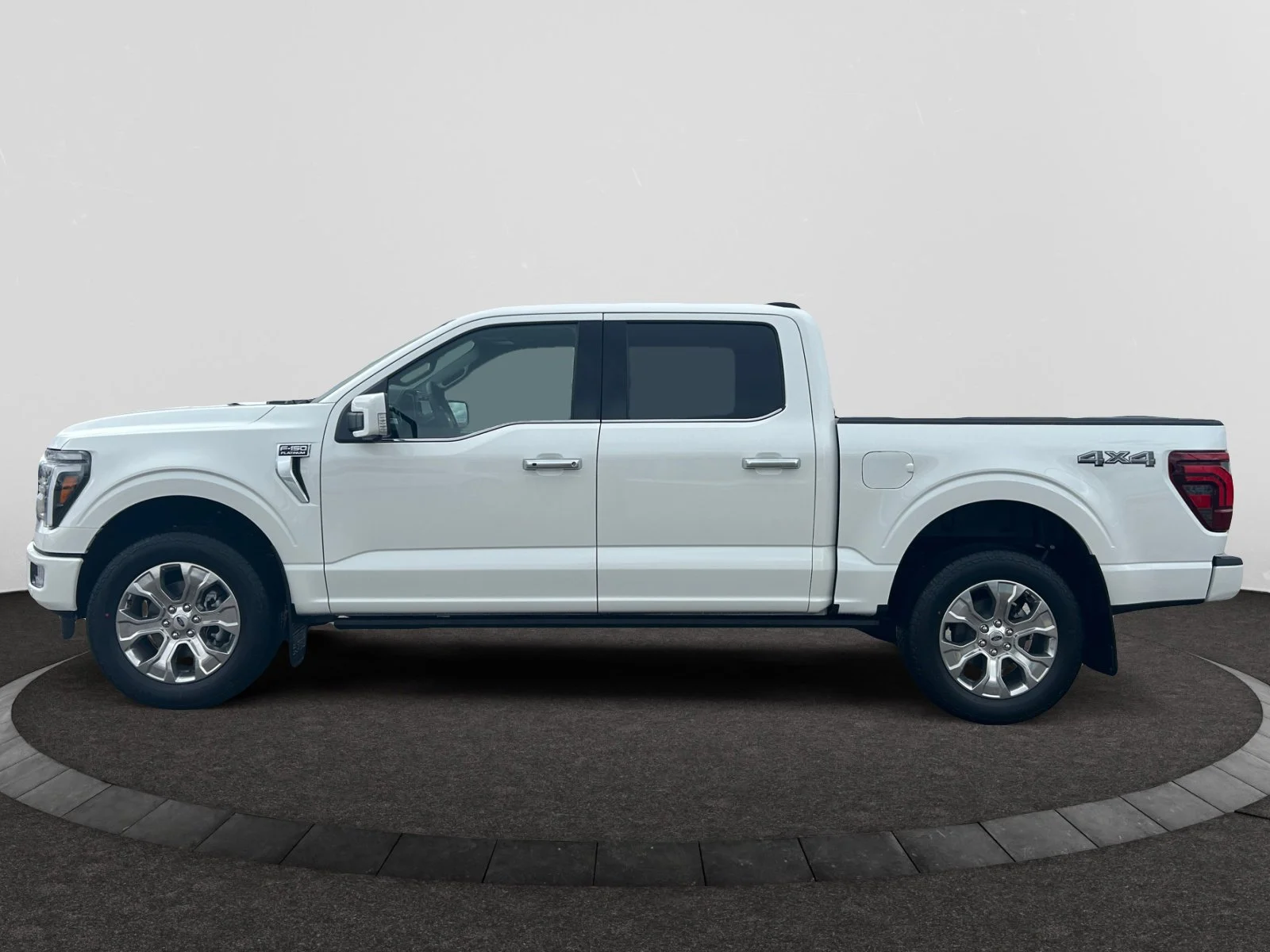 New 2026 Star White Metallic Tri-Coat Ford Platinum image 2