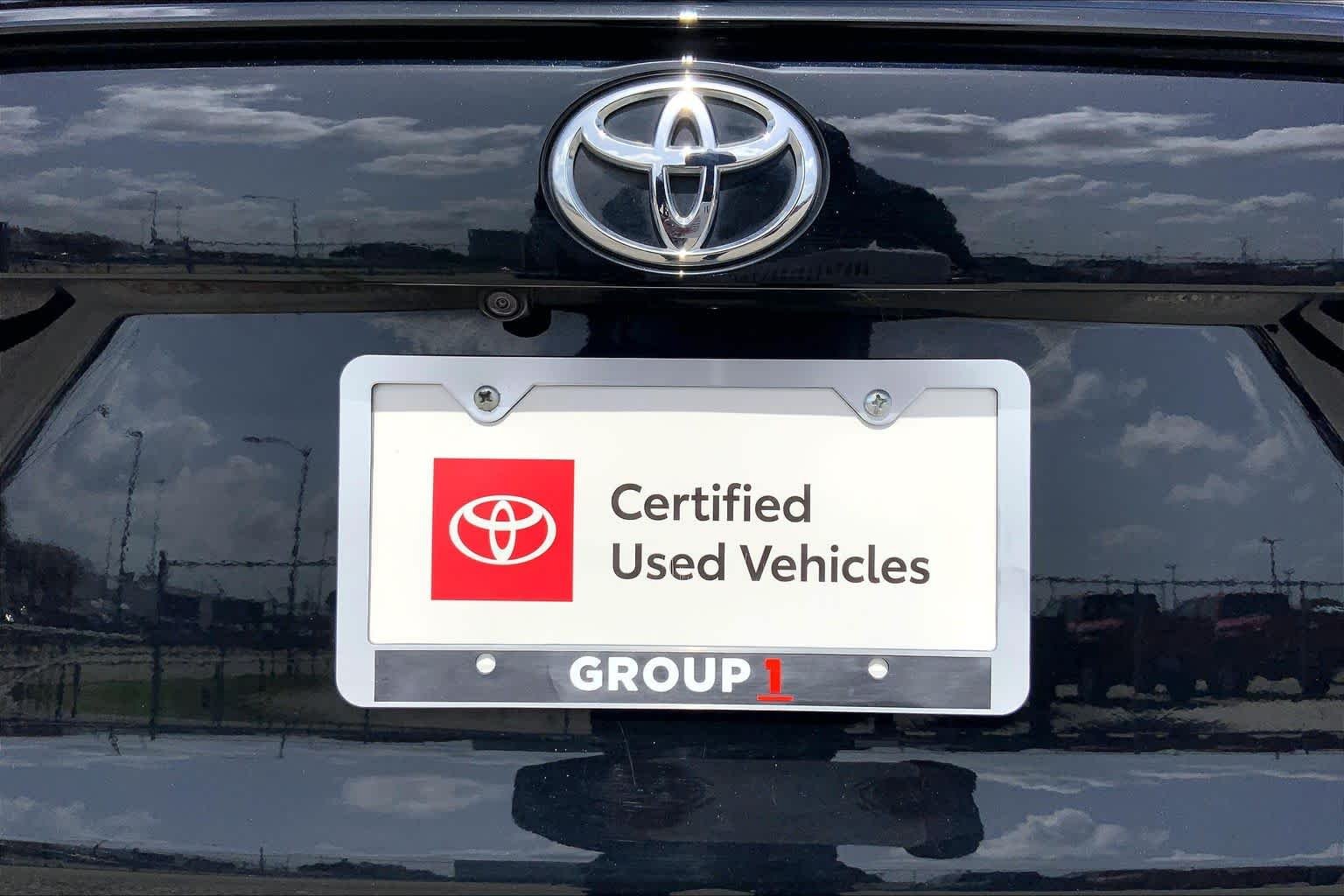 Used 2025 Midnight Black Metallic Toyota XLE image 10