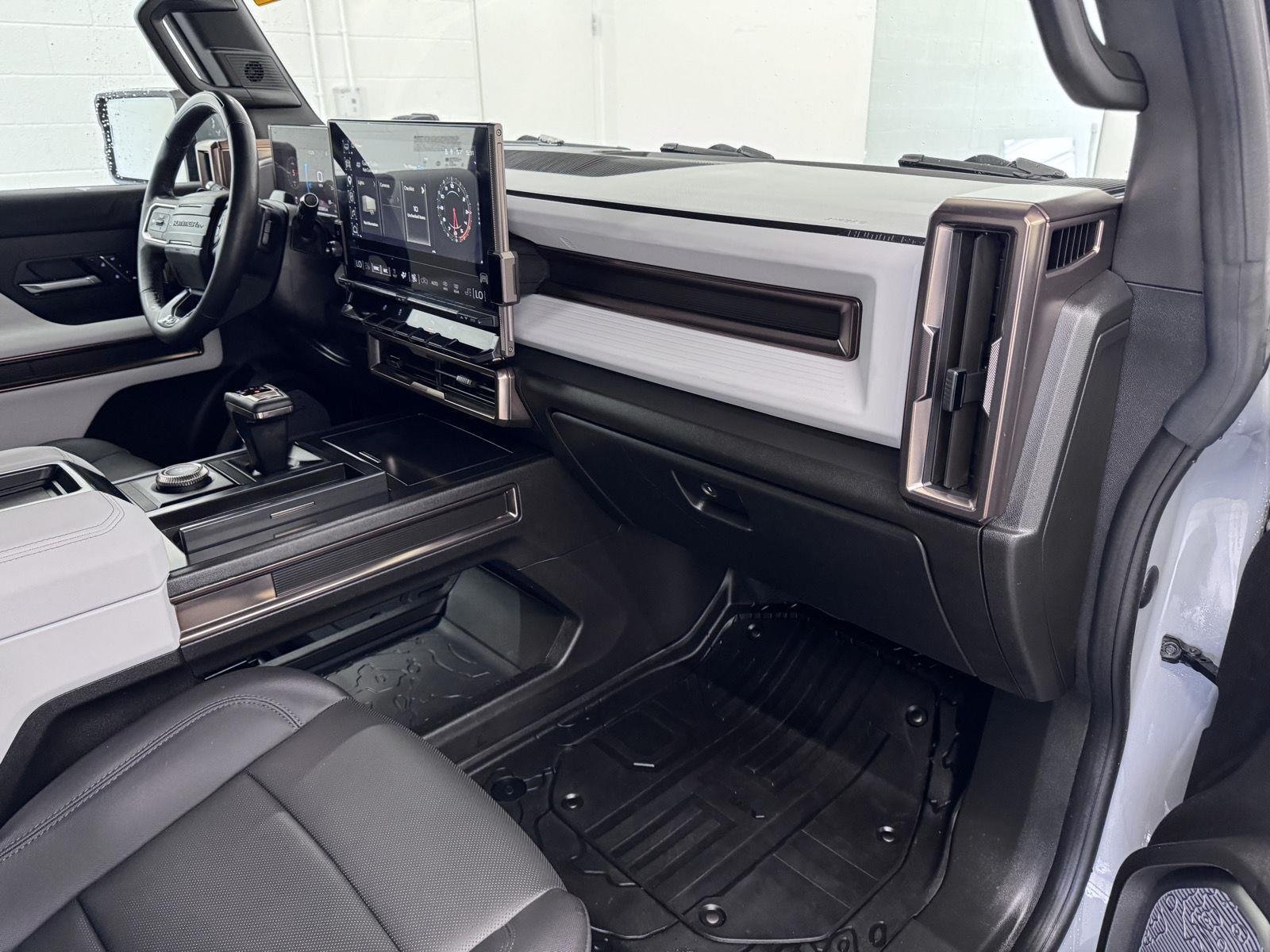 2024 GMC HUMMER EV 2X - Photo 14