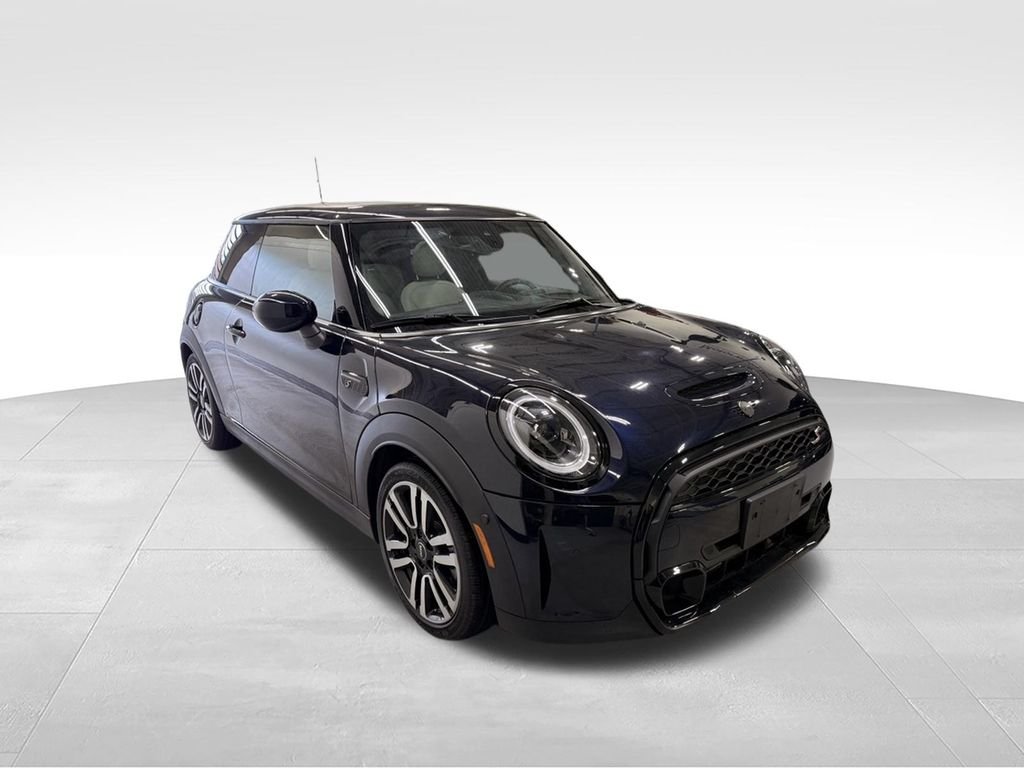 Certified Used 2023 MINI Yours Enigmatic Black met MINI  image 7