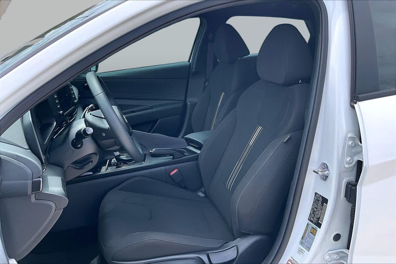 Used 2026 Serenity White Hyundai SEL Sport image 8