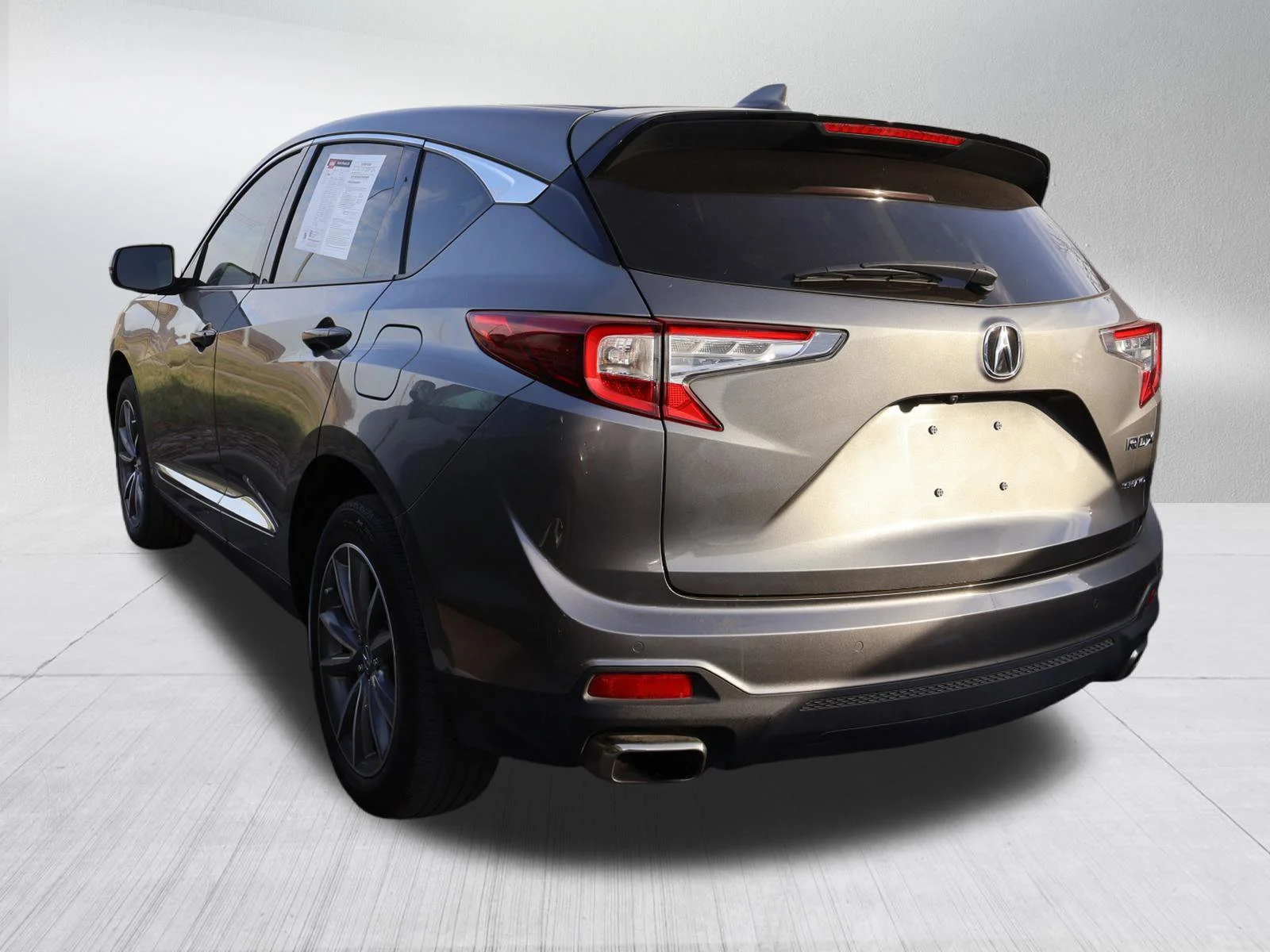 Used 2024 Liquid Carbon Metallic Acura w/Technology Package image 4