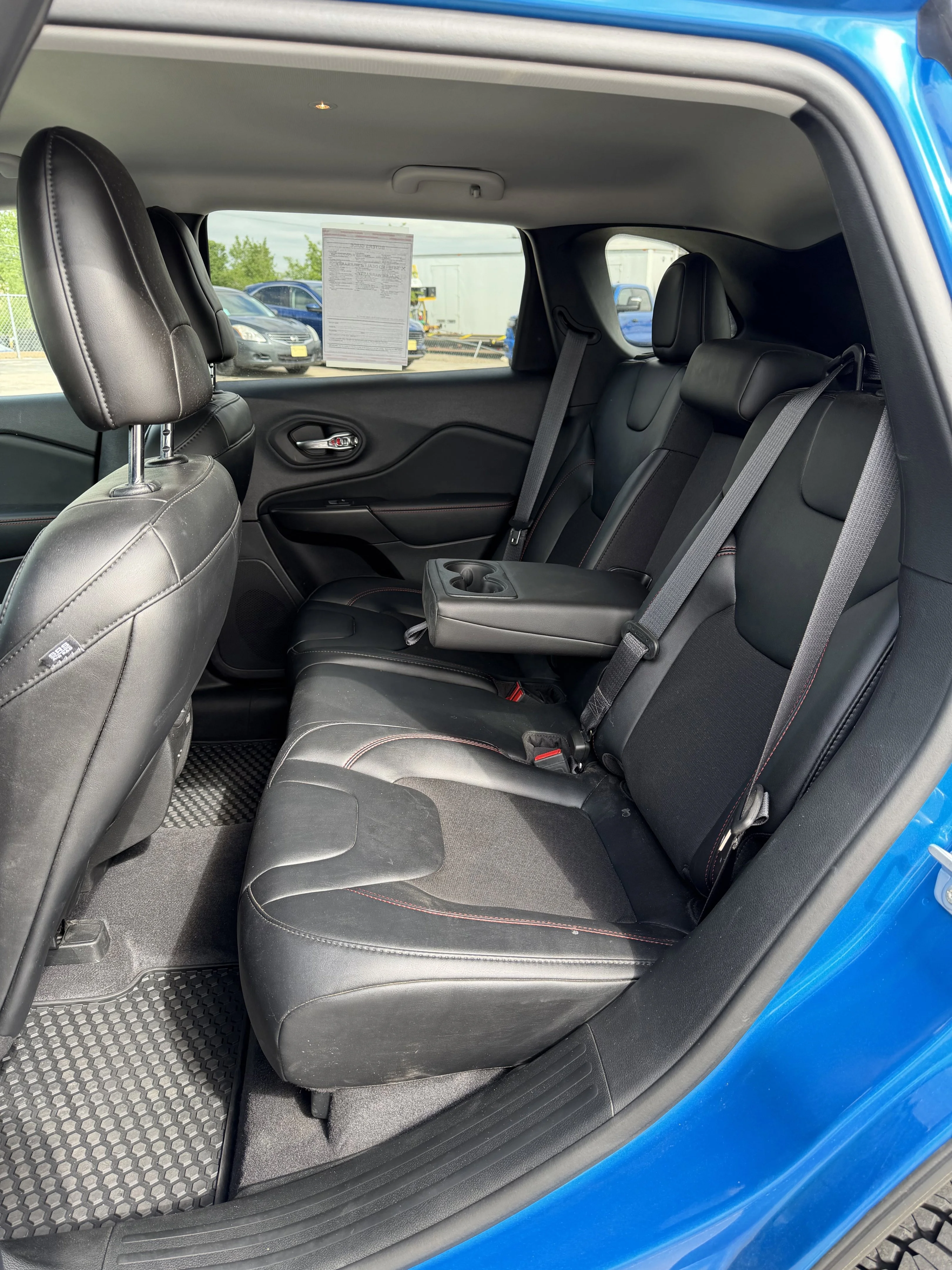 Used 2022 Hydro Blue Pearlcoat Jeep Trailhawk image 11