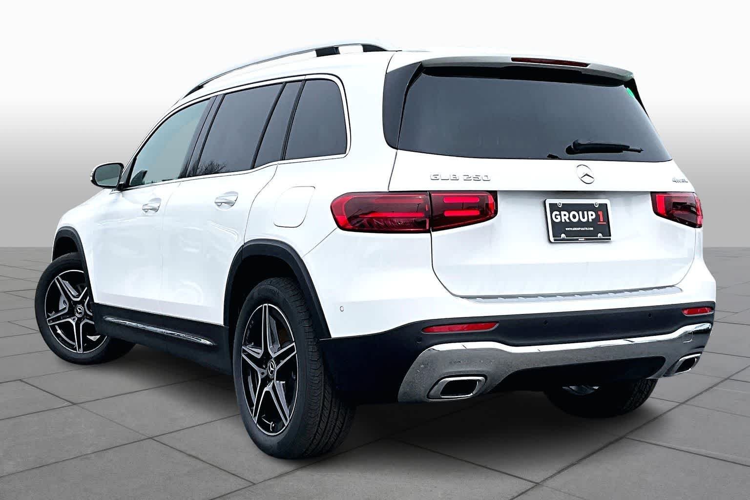 New 2026 Polar White Mercedes-Benz GLB 250 image 4