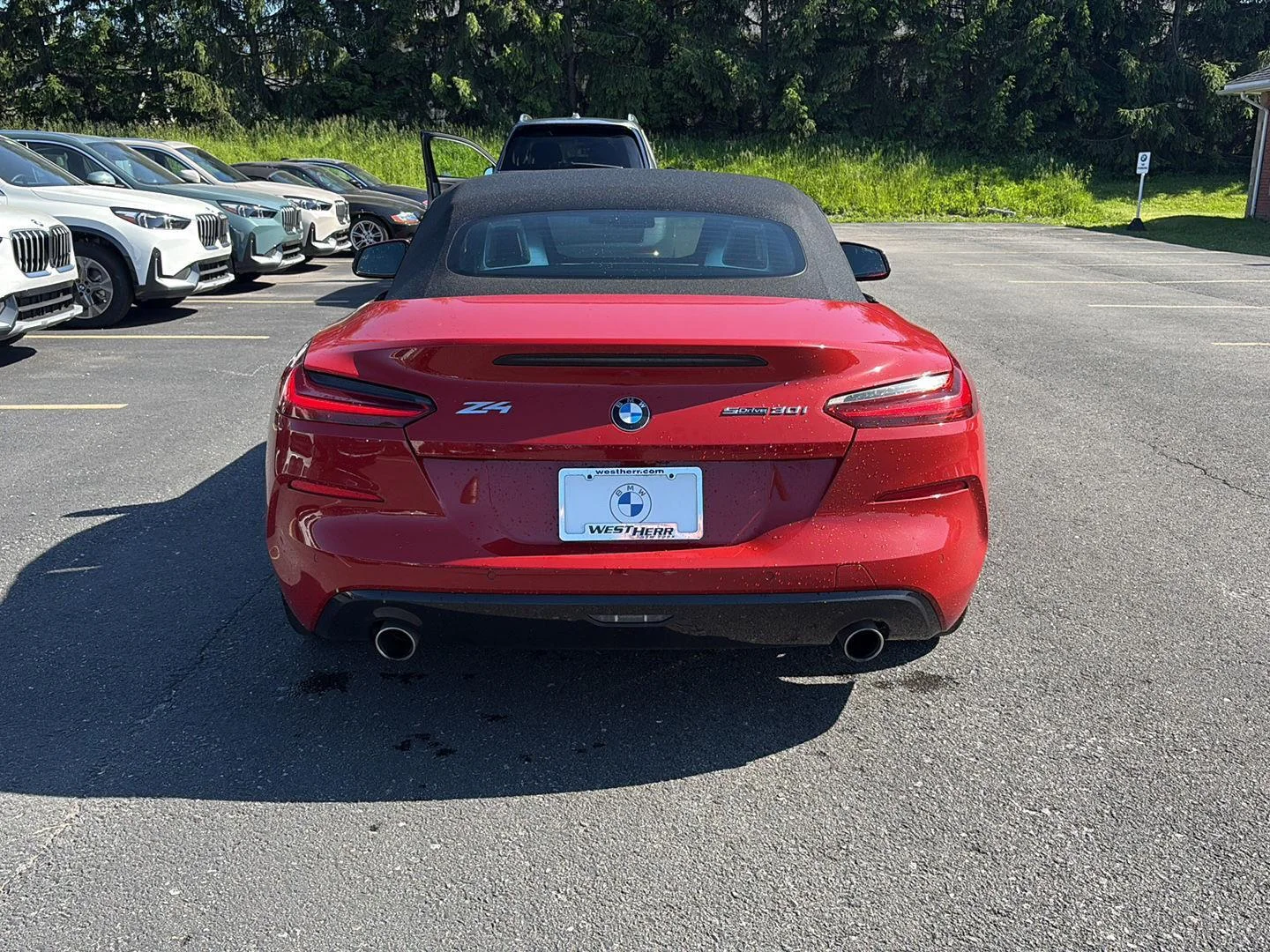 Used 2022 San Francisco Red Metallic BMW sDrive30i image 4