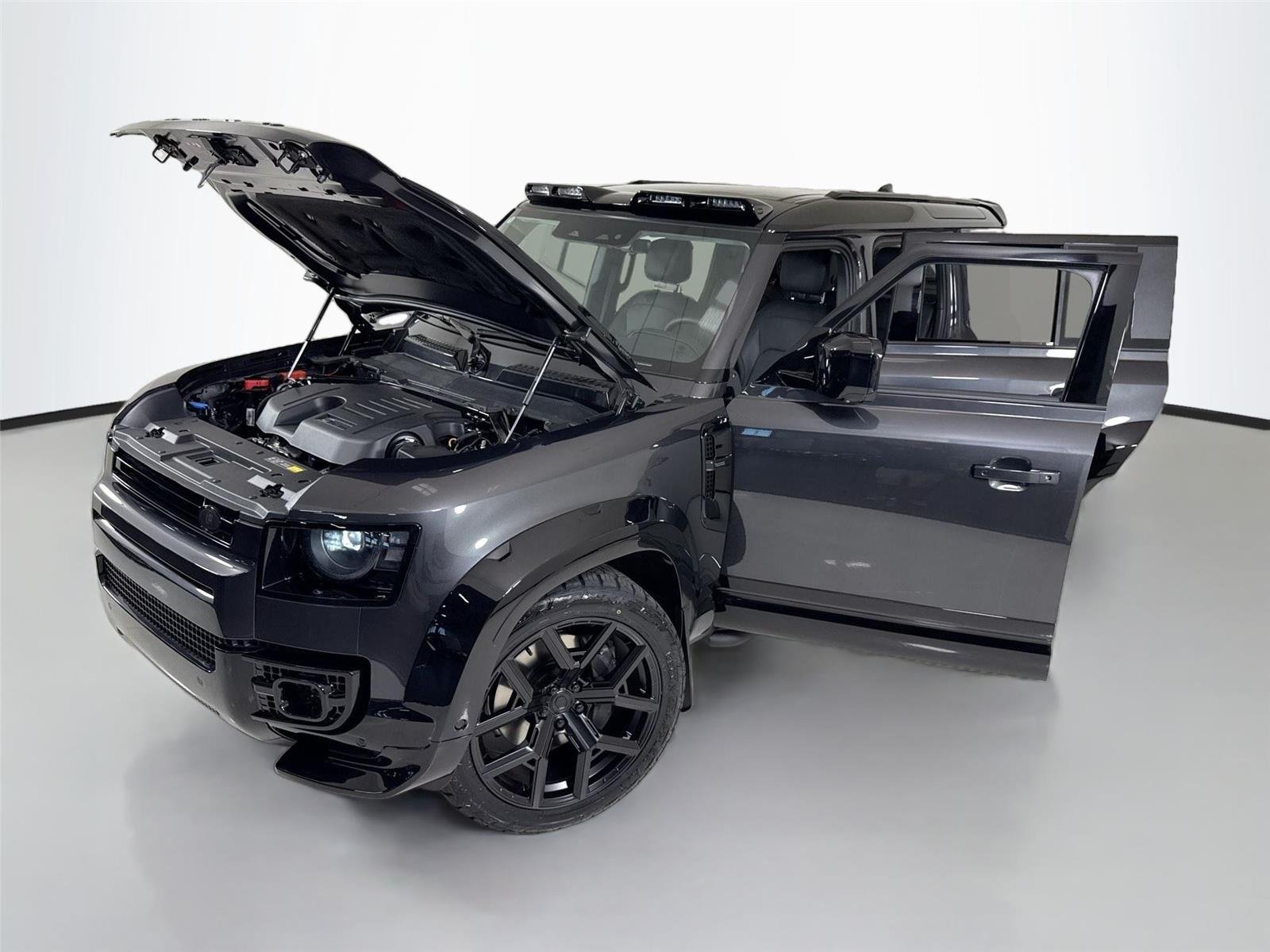 Used 2026 Carpathian Grey Premium Metallic Land Rover X-Dynamic SE | Urban Widetrack Build image 43