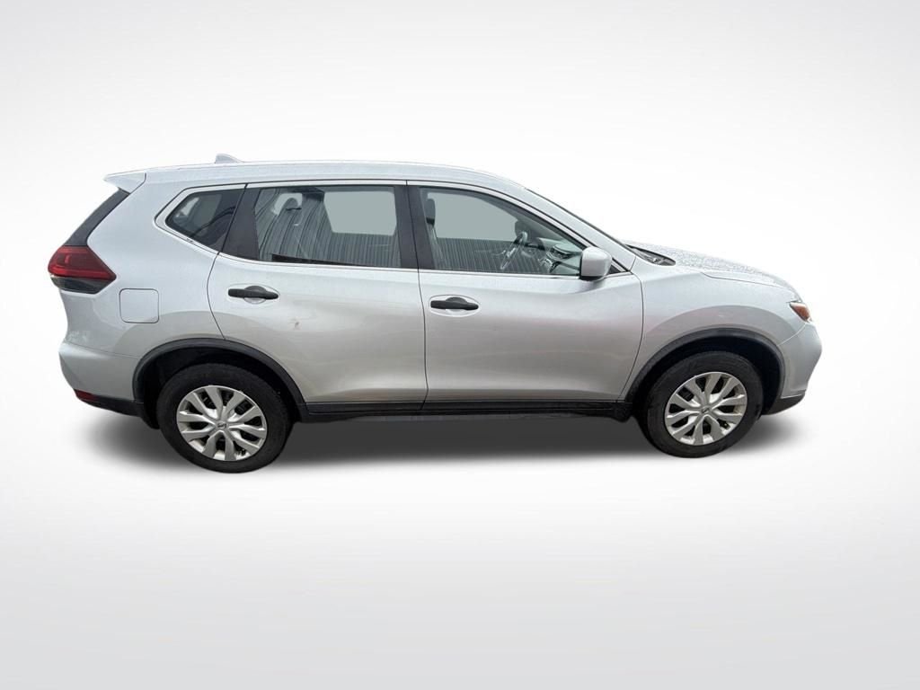 Used 2018 Silver Nissan S image 4
