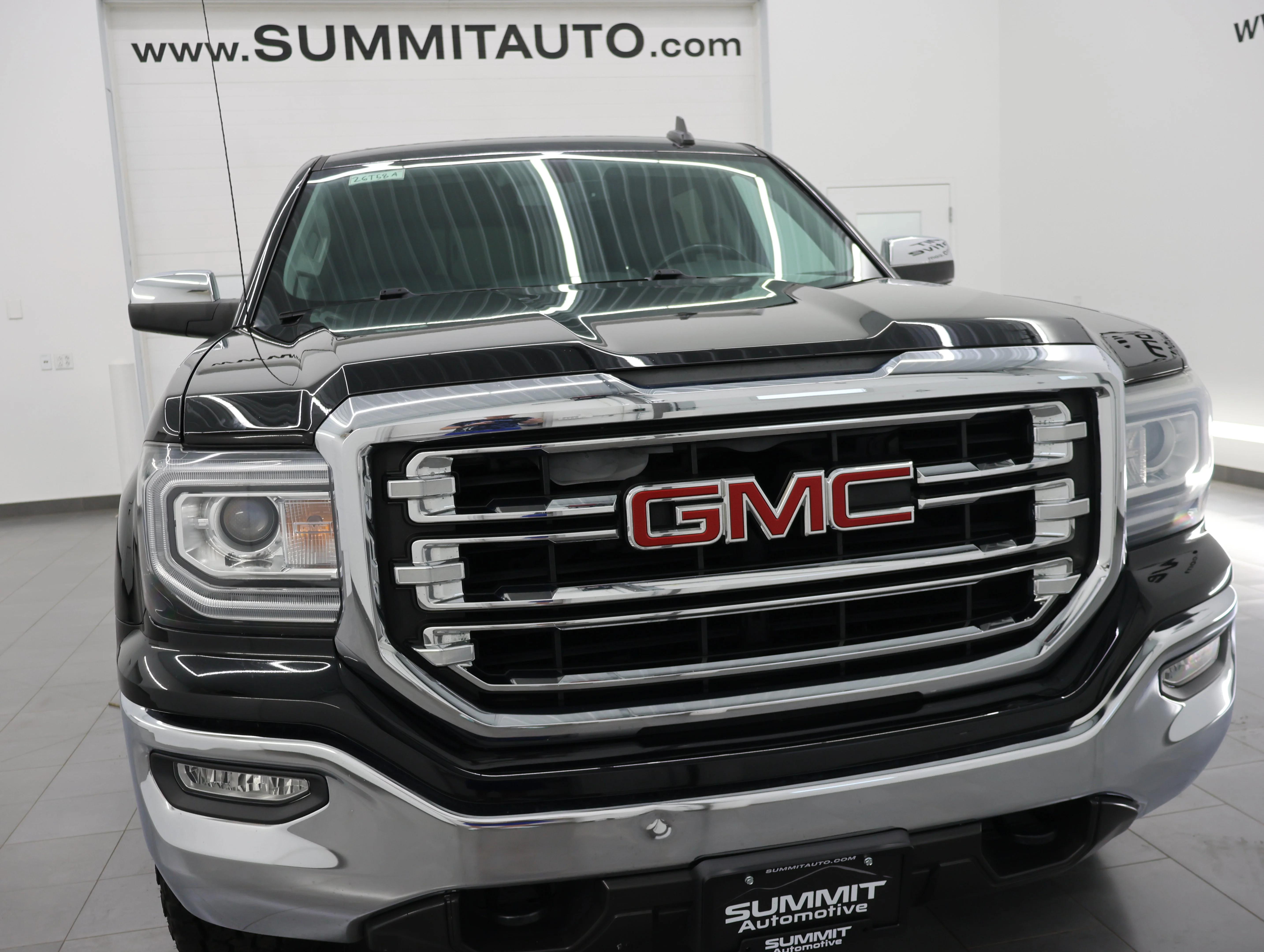 Used 2017 Onyx Black GMC SLT image 20