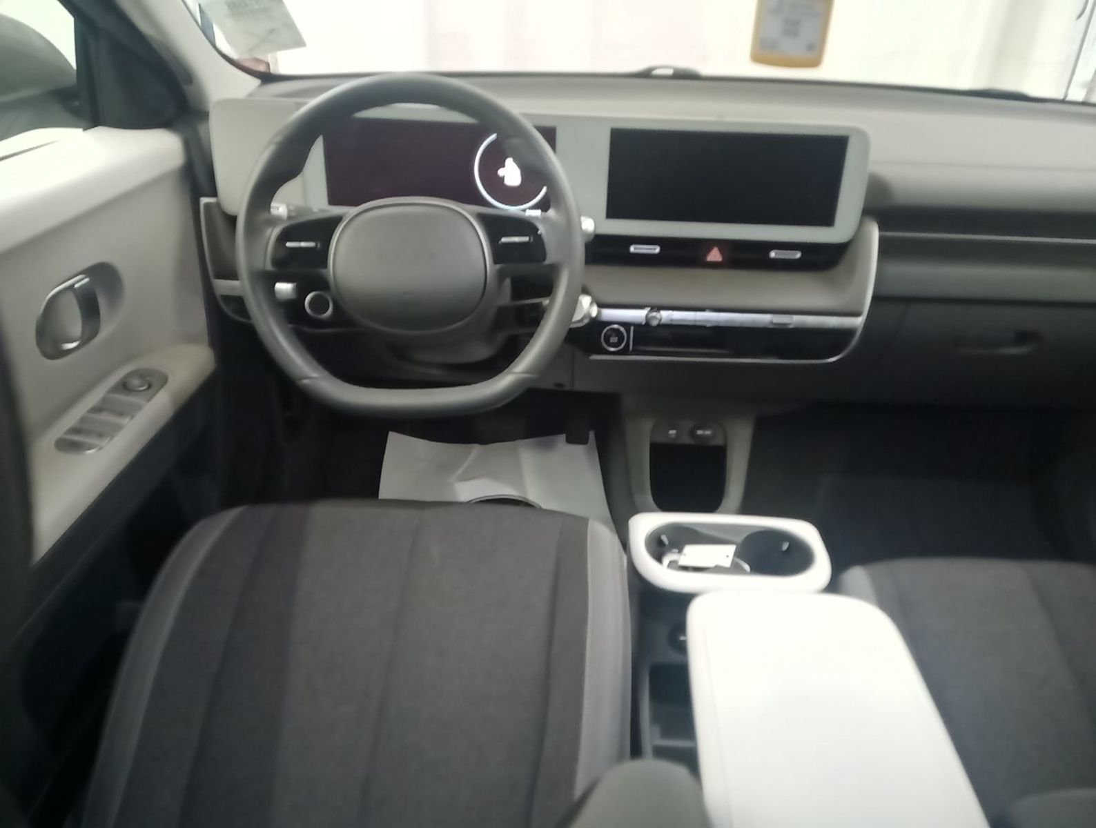 Used 2024 Gray Hyundai SEL image 5