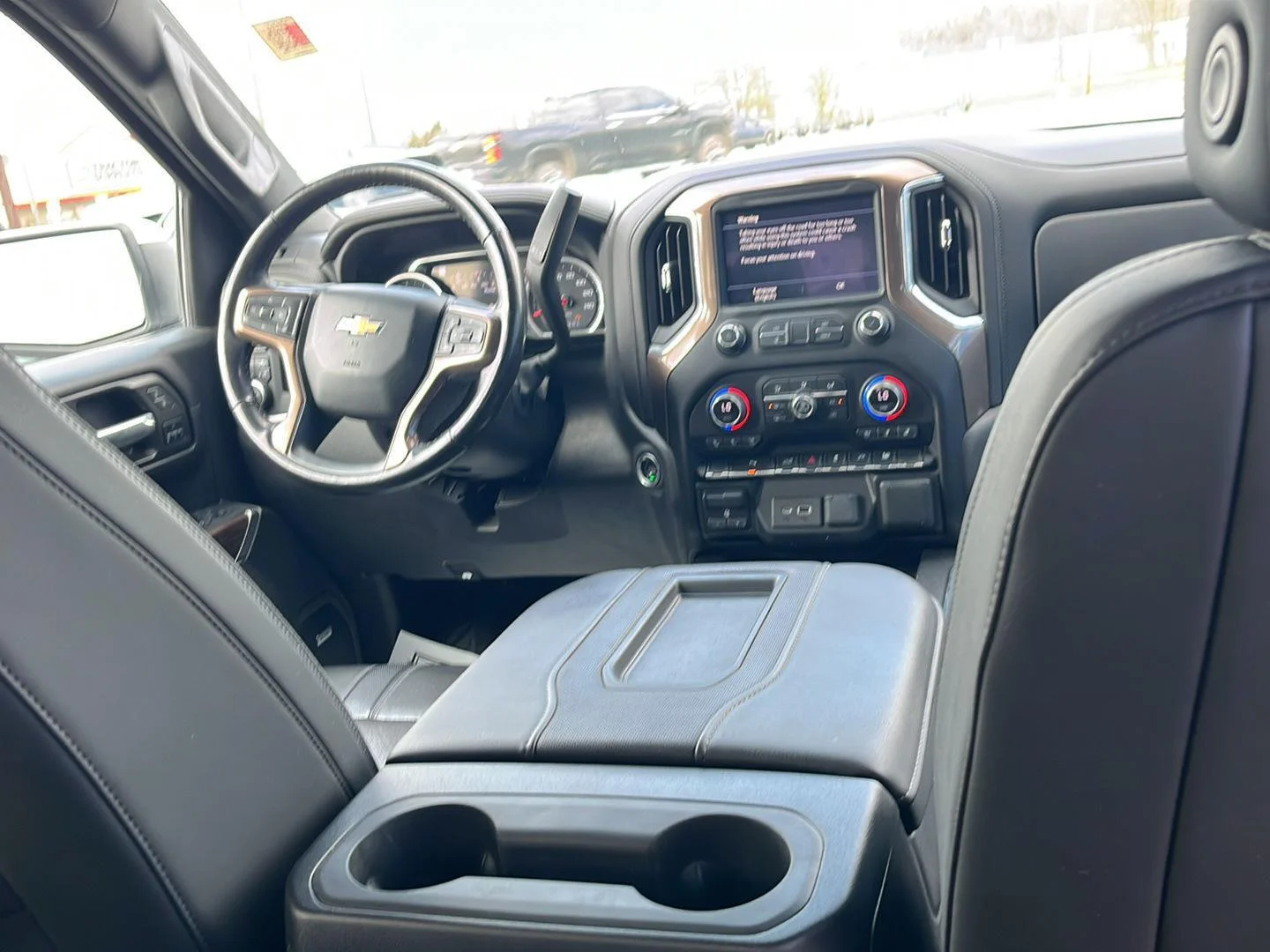 Used 2022 Iridescent Pearl Tricoat Chevrolet High Country image 26