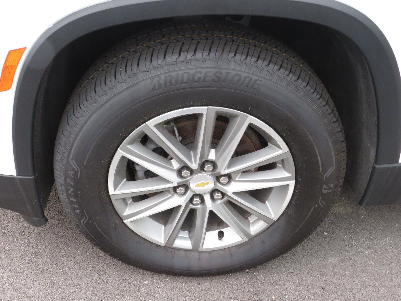 Used 2023 Summit White Chevrolet LT image 15