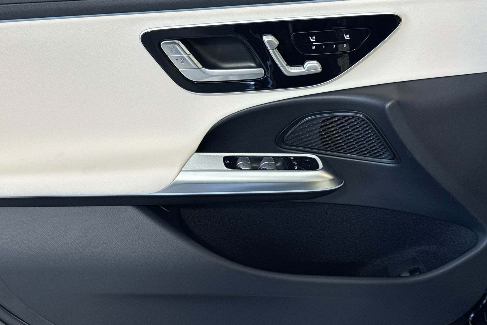 New 2027 Black Mercedes-Benz E 450 image 16