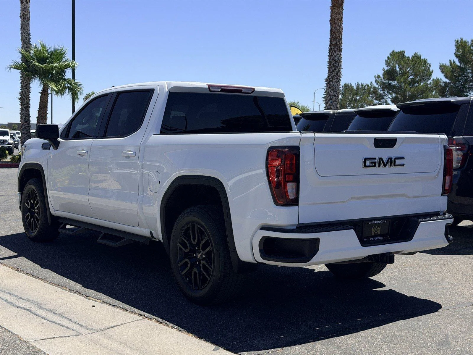 Used 2022 Summit White GMC Elevation image 4