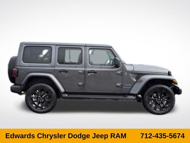 Used 2025 Gray Jeep Sahara 4xe image 9