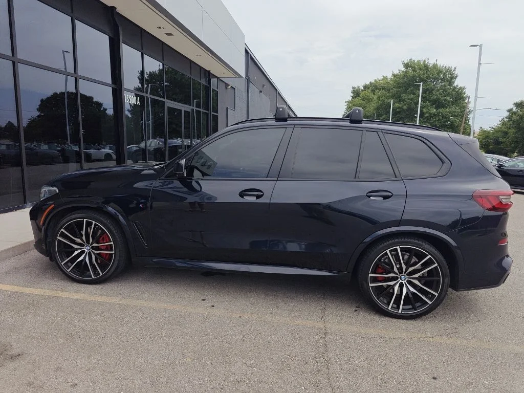 Used 2021 Black BMW xDrive40i image 3