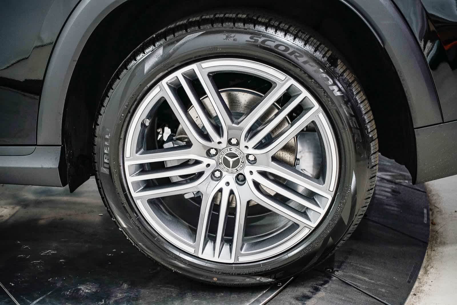 New 2026 Black Mercedes-Benz GLS 450 image 10