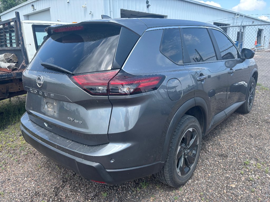Used 2024 Gun Metallic Nissan SV image 6
