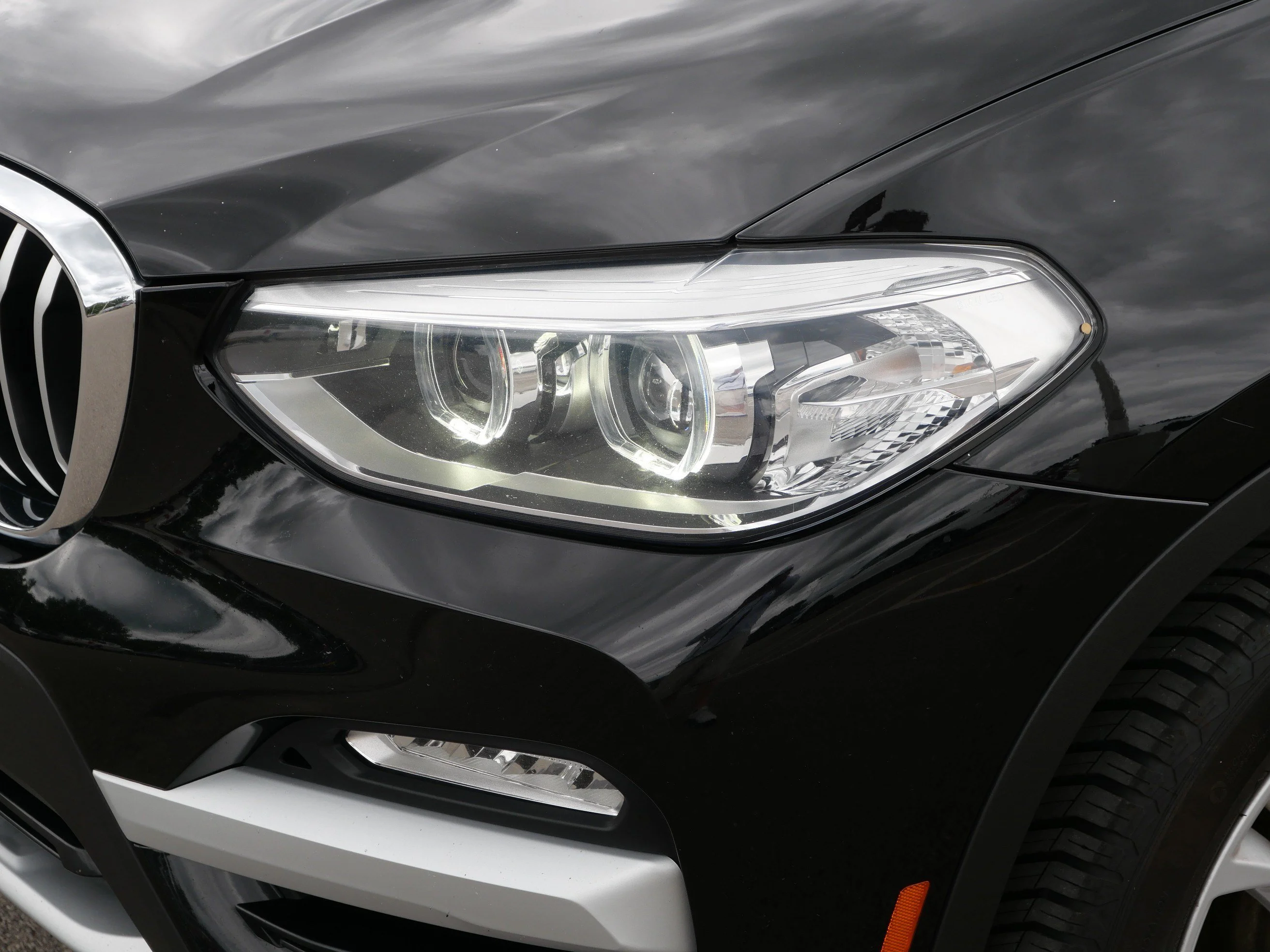 Used 2018 Jet Black BMW xDrive30i image 16