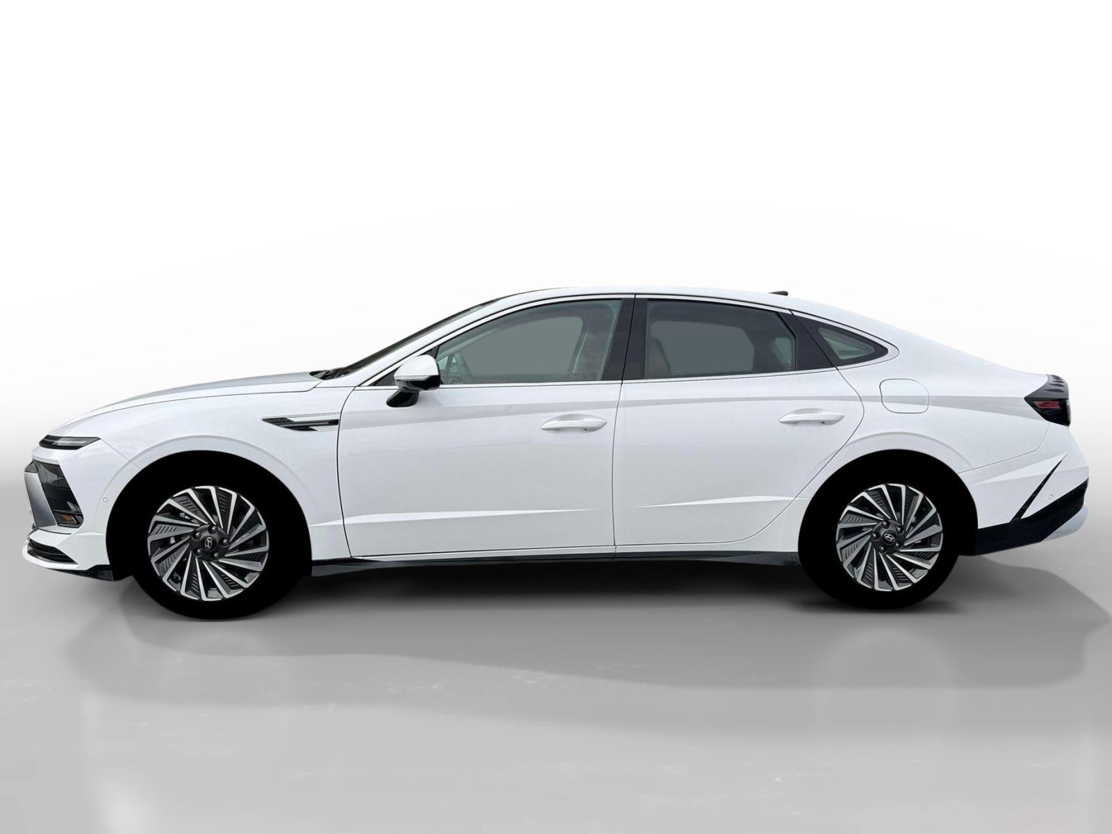 New 2026 Serenity White Hyundai Limited image 3