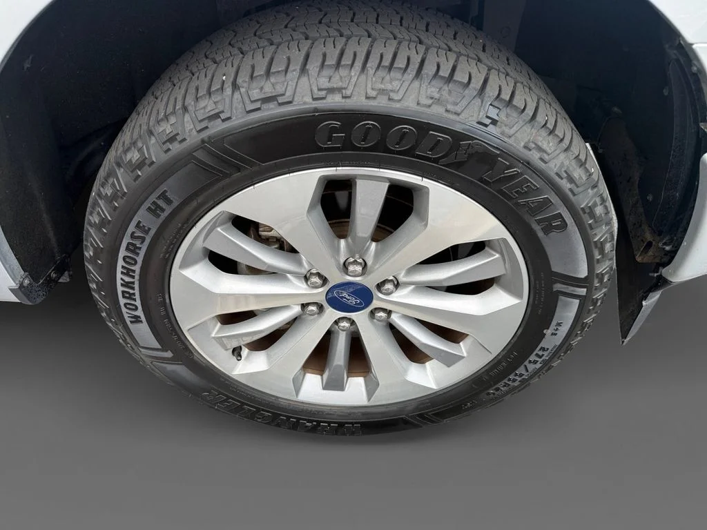Used 2018 Silver Ford XL image 15