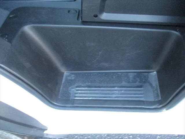 New 2026 Bright White Clear-Coat Exterior Paint RAM Tradesman image 41