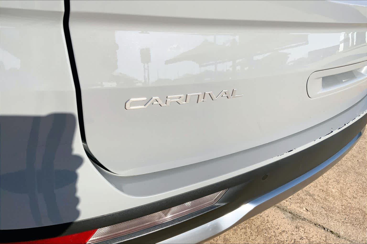 Used 2024 Ceramic Silver Kia SX Prestige image 29