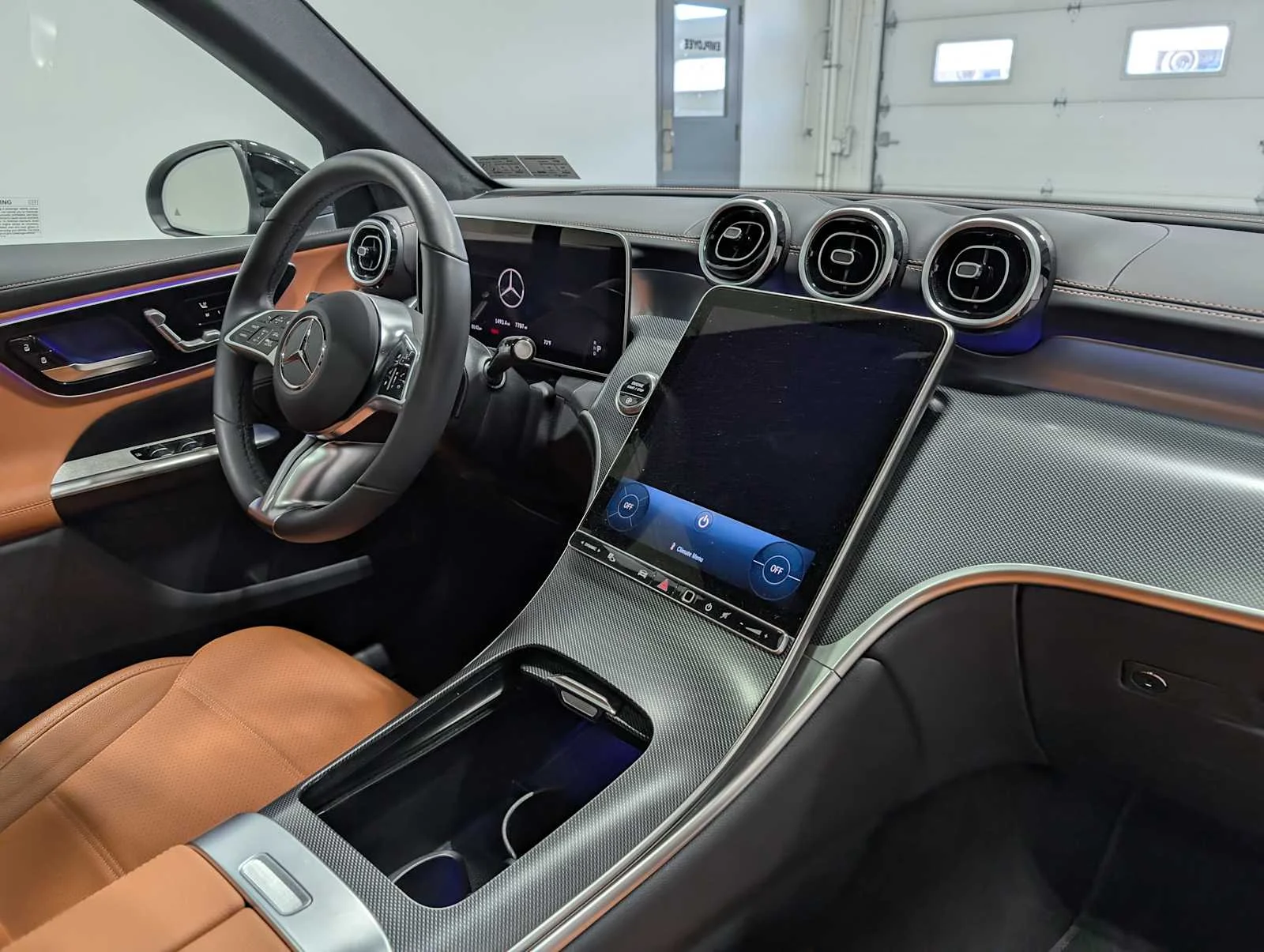 Used 2025 Black Mercedes-Benz GLC 300 image 39