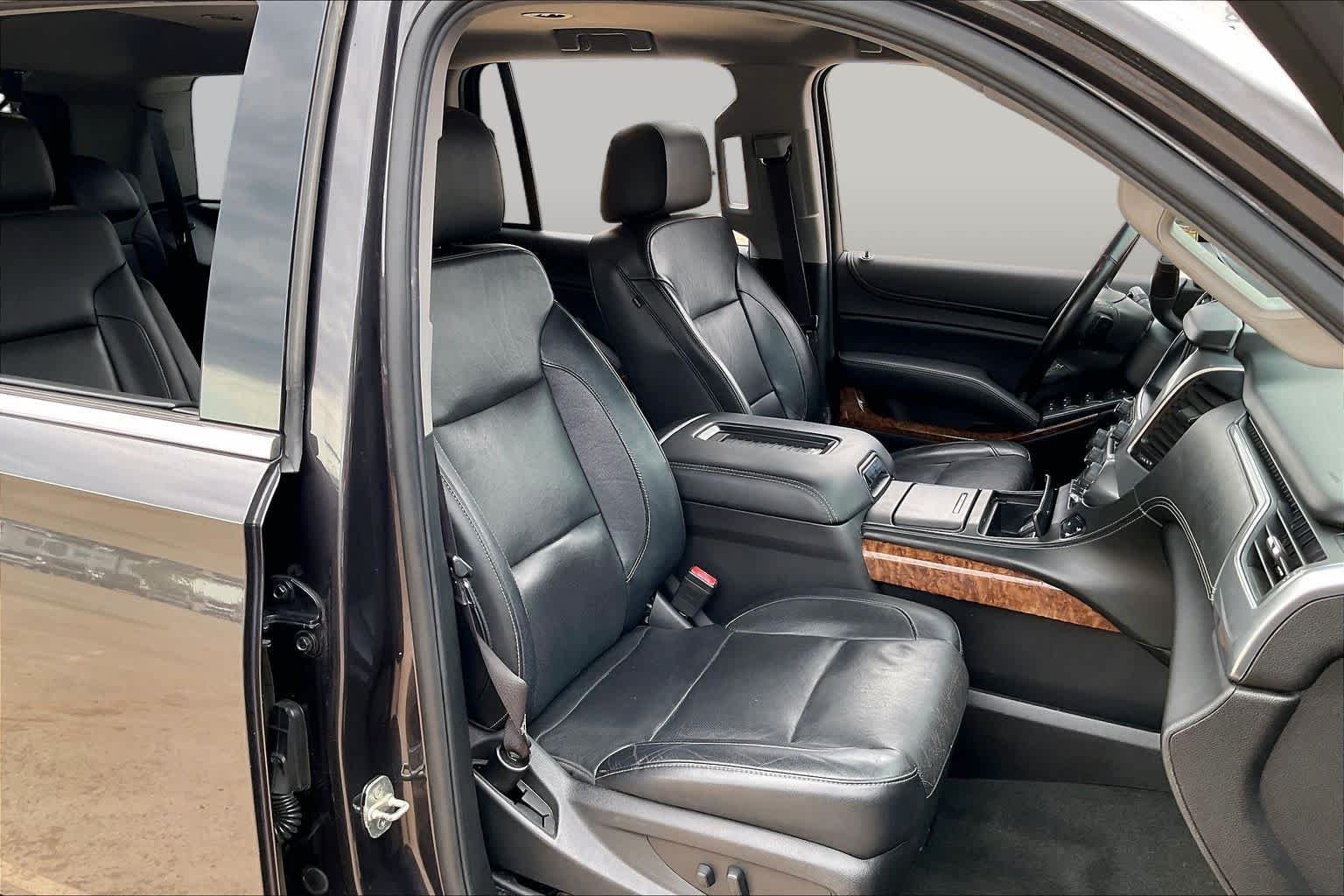 Used 2017 TUNGSTEN METALLIC Chevrolet Premier image 8