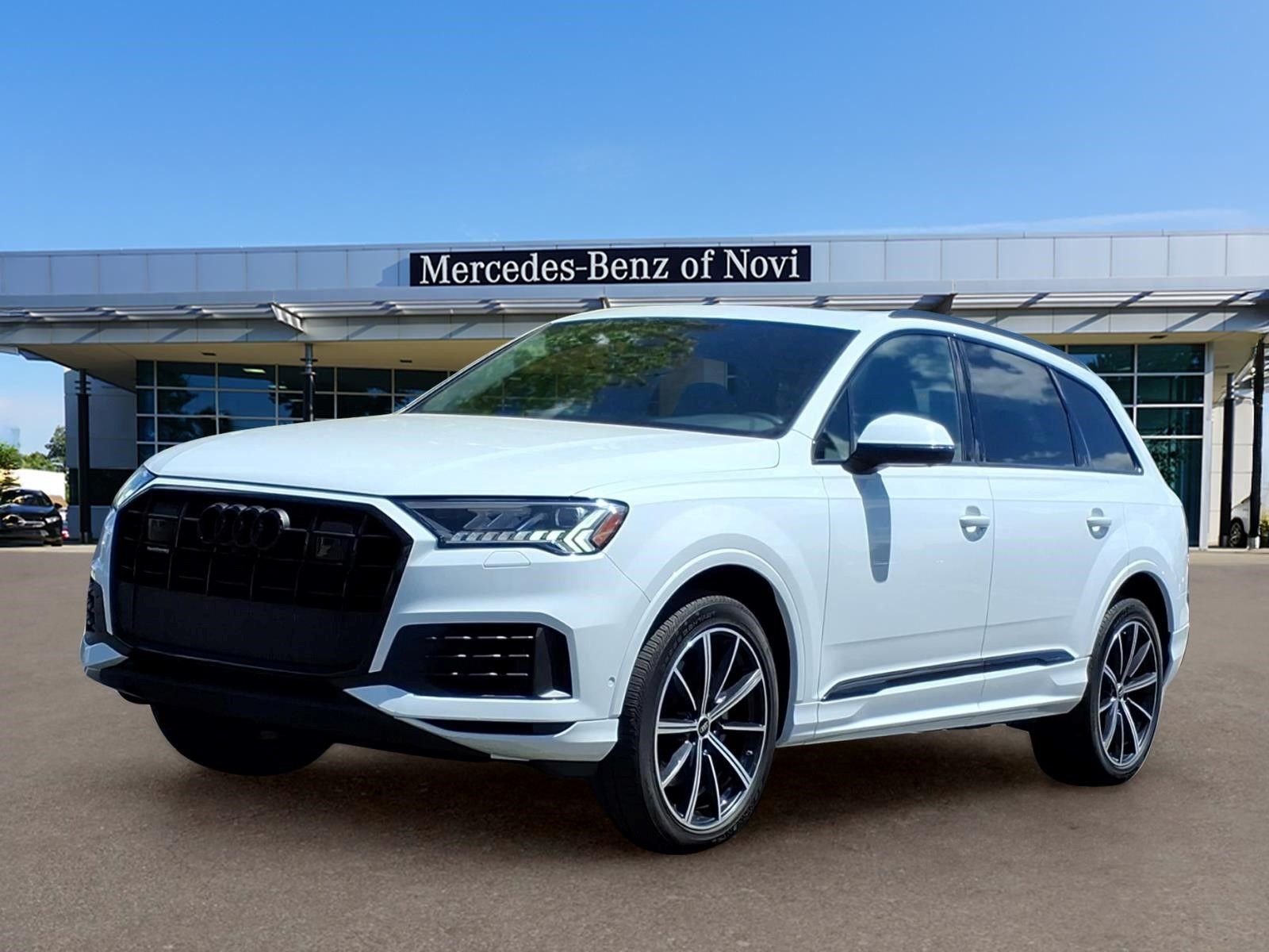 2023 Audi Q7 55 Premium Plus quattro Tiptronic's photo
