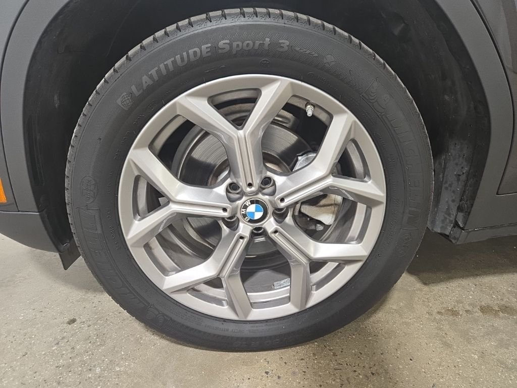 Used 2023 Gray BMW xDrive30i image 26