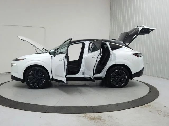 New 2026 White Nissan Platinum image 12