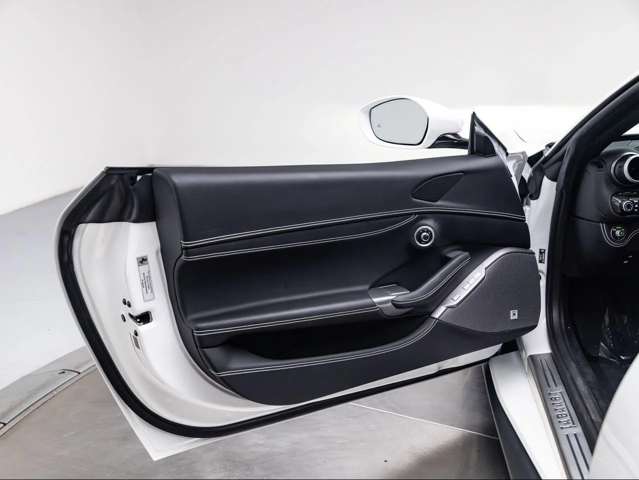 Used 2023 Bianco Cervino Ferrari M image 34
