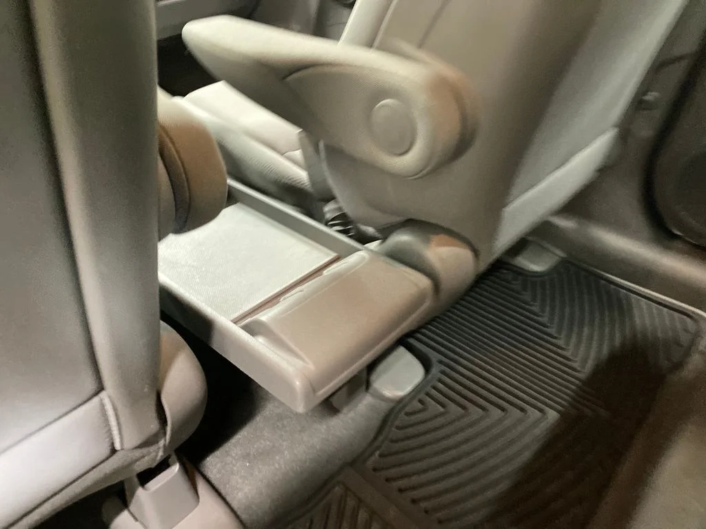 Used 2011 White Honda LX image 11
