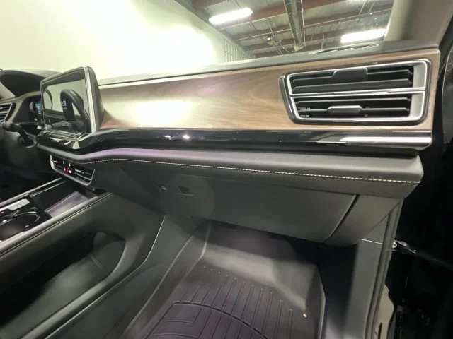 2024 Volkswagen Atlas SE w/Tech - Photo 28