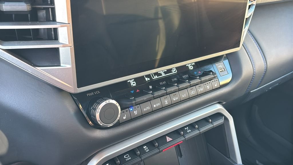 2025 Toyota Sequoia Platinum - Photo 22