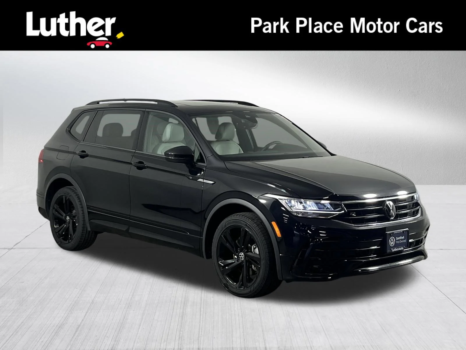 2023 Volkswagen Tiguan 2.0T SE R-Line Black 4Motion's photo
