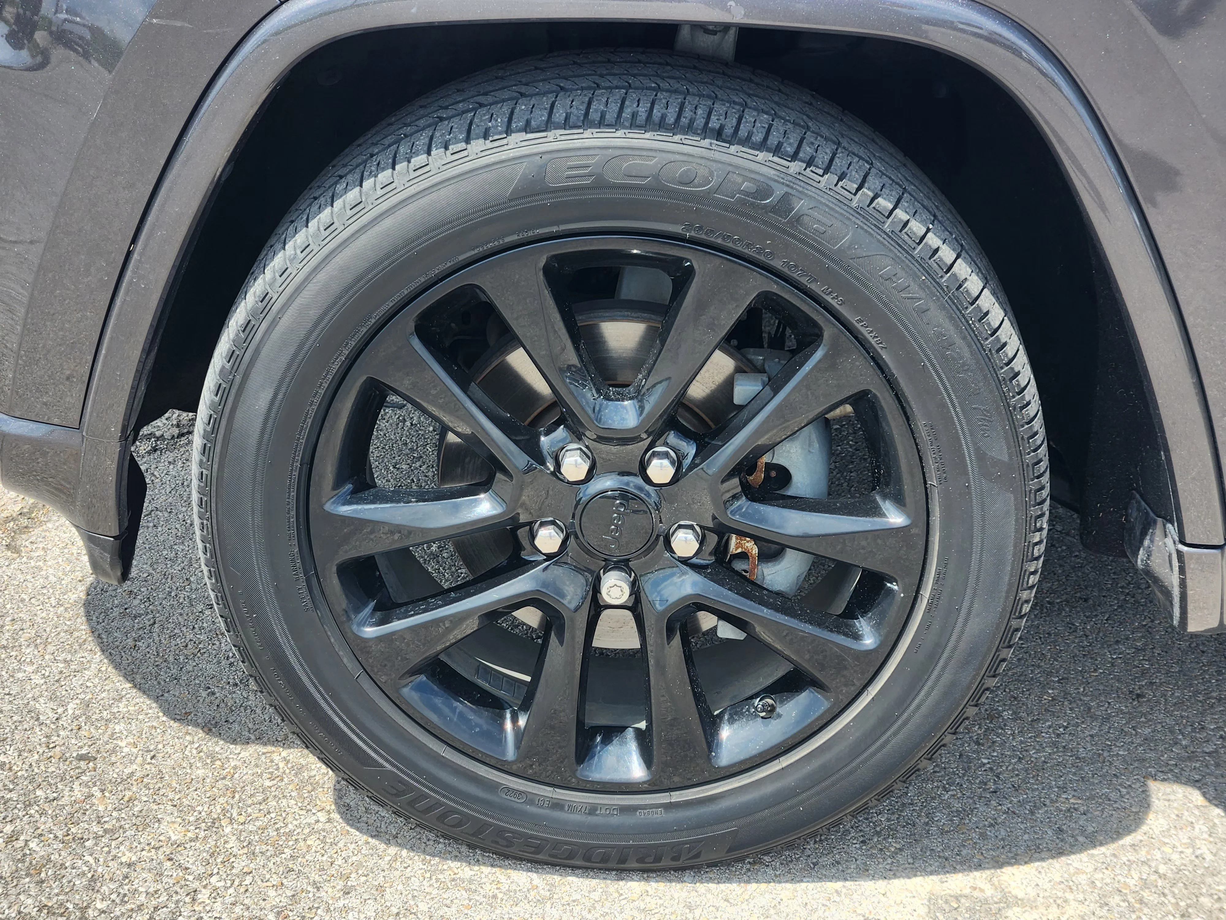 Used 2018 Granite Crystal Metallic Clearcoat Jeep Altitude image 10