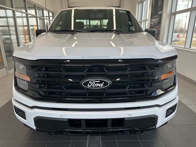 New 2026 Oxford White Ford XLT image 2