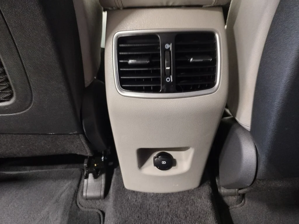 Used 2020 Black Hyundai SEL image 32