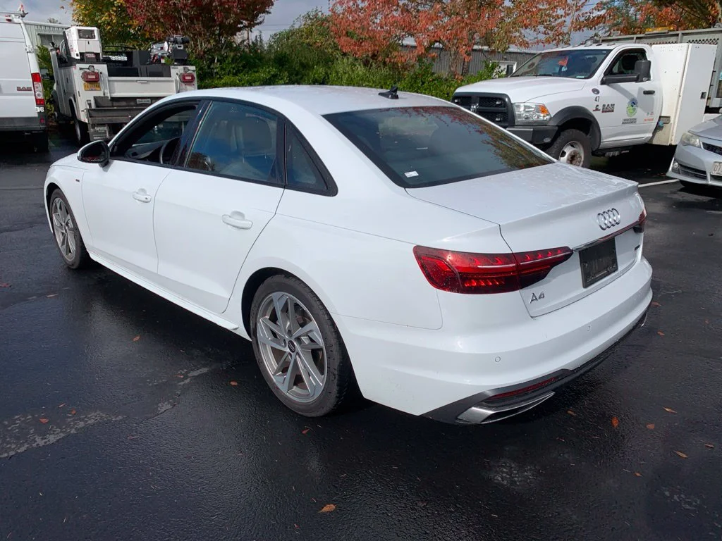 Used 2025 Glacier White Audi 45 S line Premium image 2