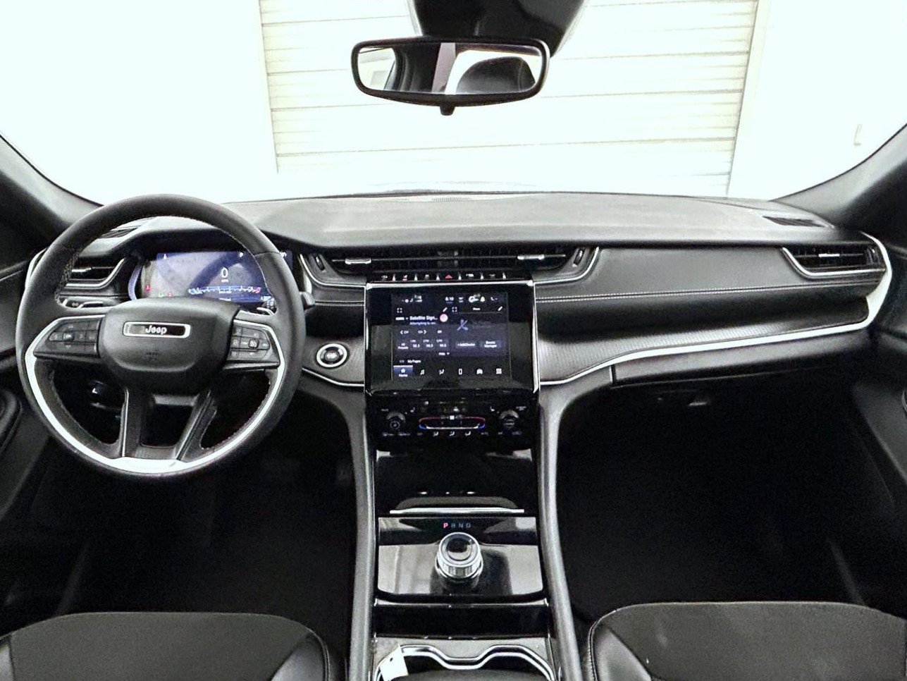 Used 2023 Red Jeep Altitude image 13
