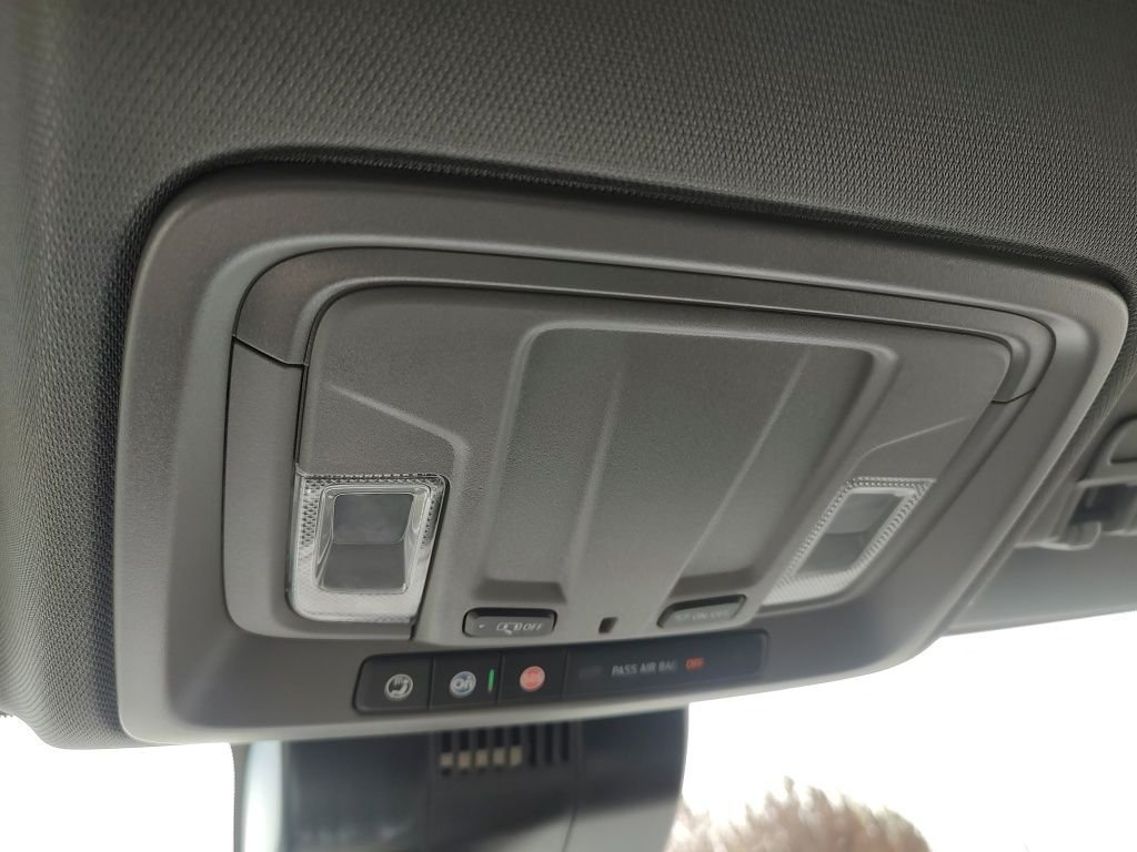 Used 2025 White Chevrolet LT image 36